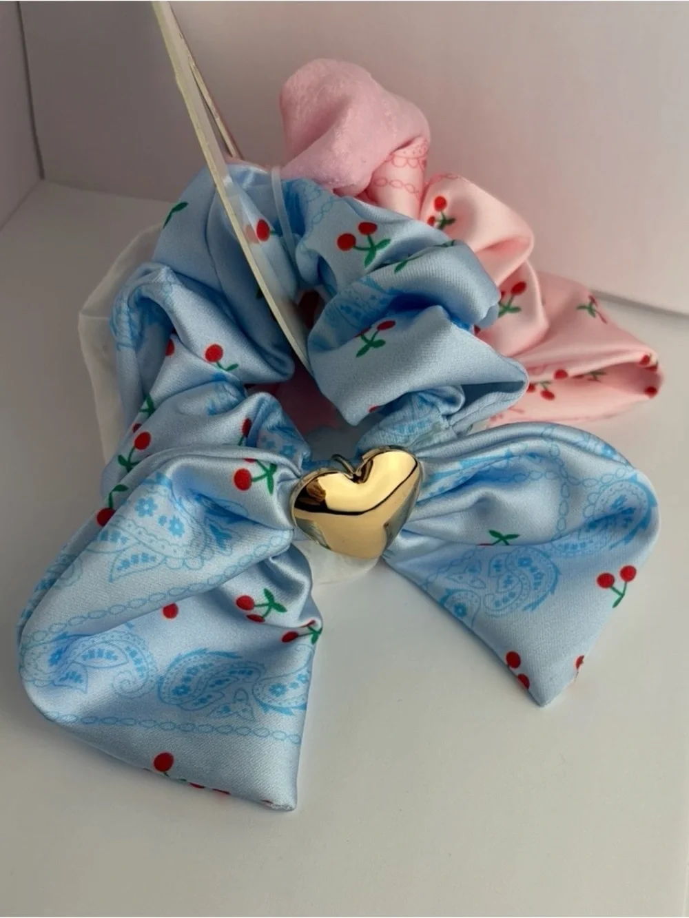 NWT ⚜️🩵💖⚜️ Social Strand Beautiful Scrunchies Hair Ties Set of 3